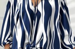 Широка блуза с голи рамене и връзки INESSA, синьо-бяла