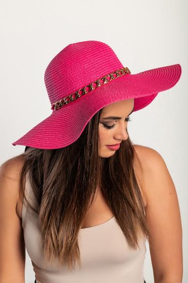 Модна шапка с декоративна верижка, розова