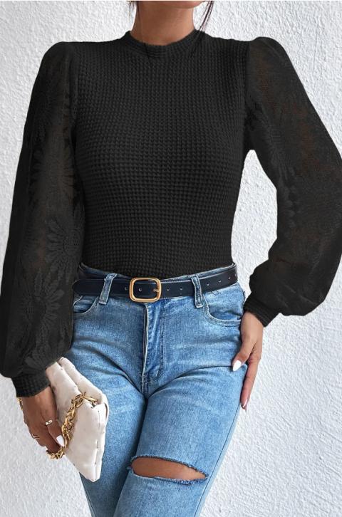 Пуловер с бродерия, черен