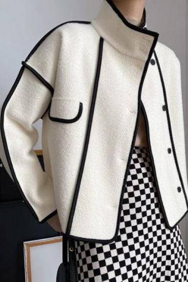 Елегантно късо палто, бяло