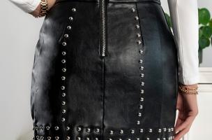 Къса дамска пола от изкуствена кожа с копчета PAPIOLA, черна